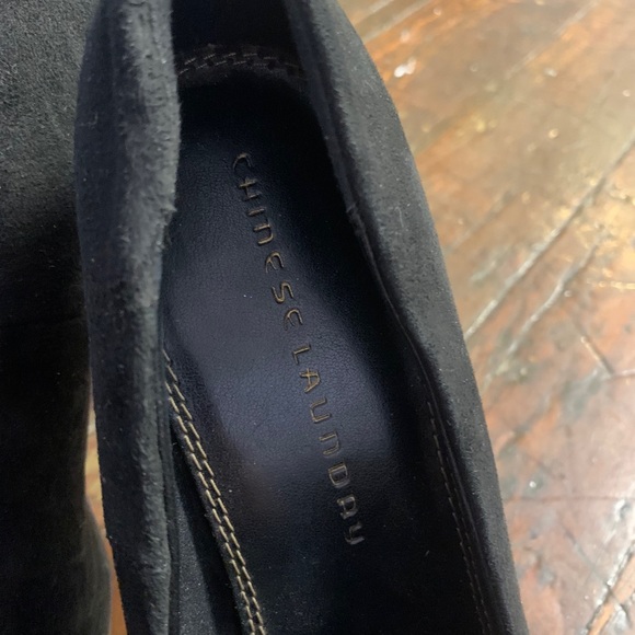 Chinese Laundry simple black pump - Picture 2 of 3